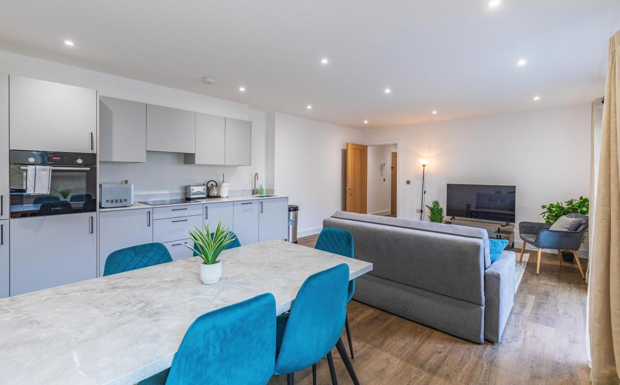 Appartamento 2 Bed 2 Bath Near College, Beach, Hospital - Long Offers *