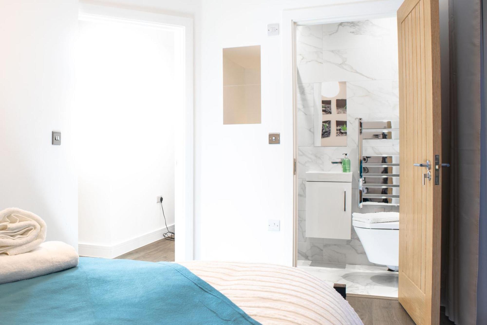 2 Bed 2 Bath Near College, Beach, Hospital - Long Offers Appartamento Hove