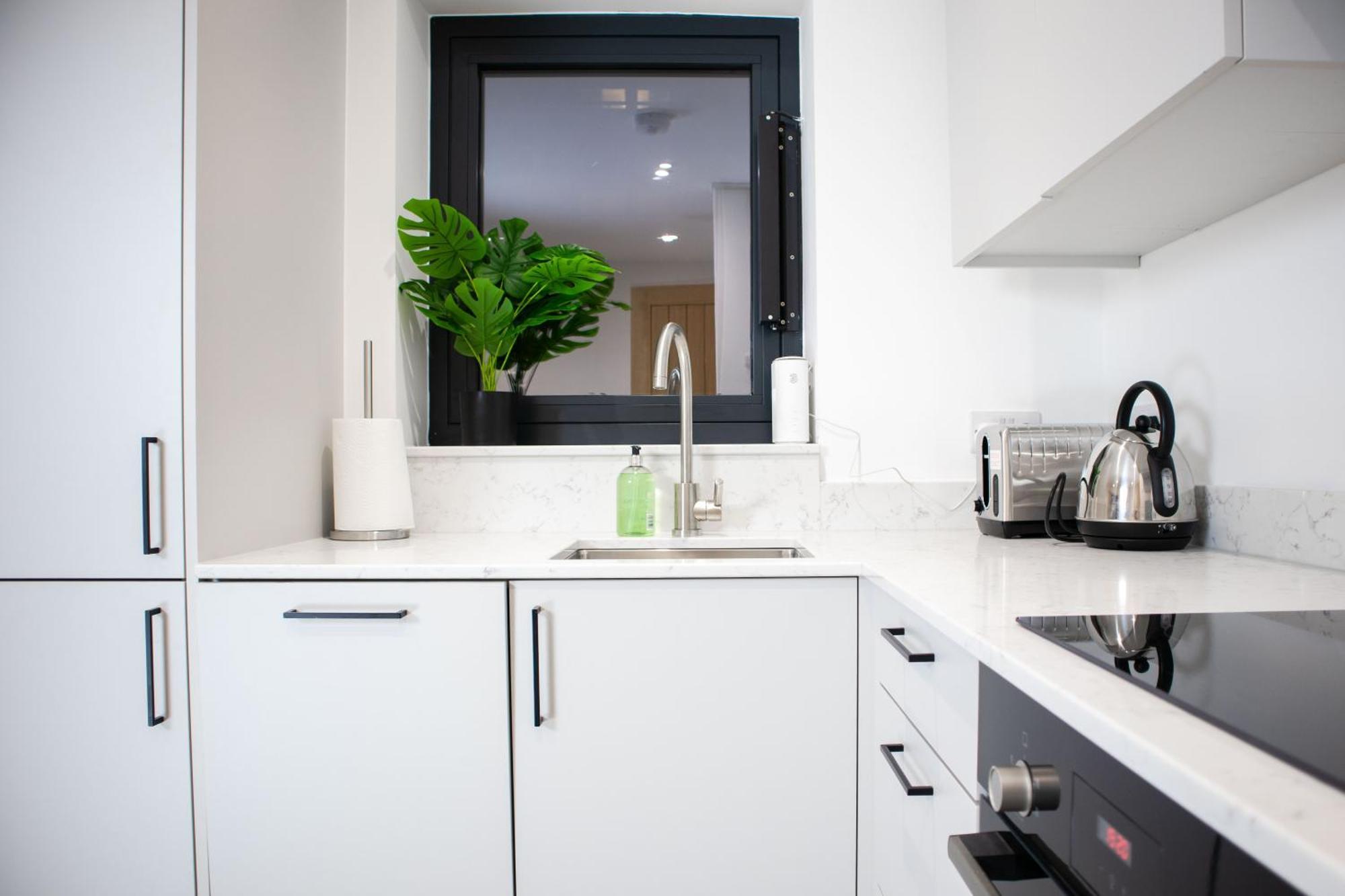 2 Bed 2 Bath Near College, Beach, Hospital - Long Offers
