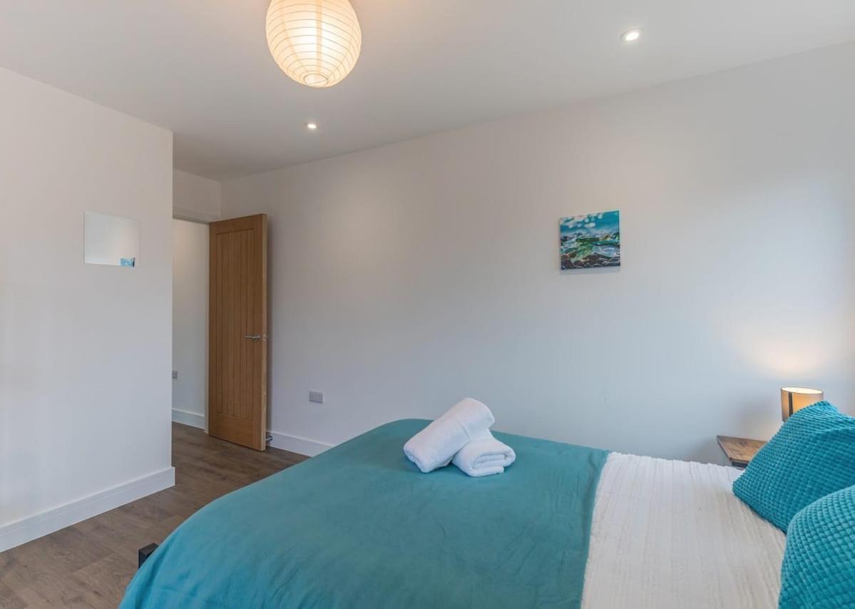 2 Bed 2 Bath Near College, Beach, Hospital - Long Offers