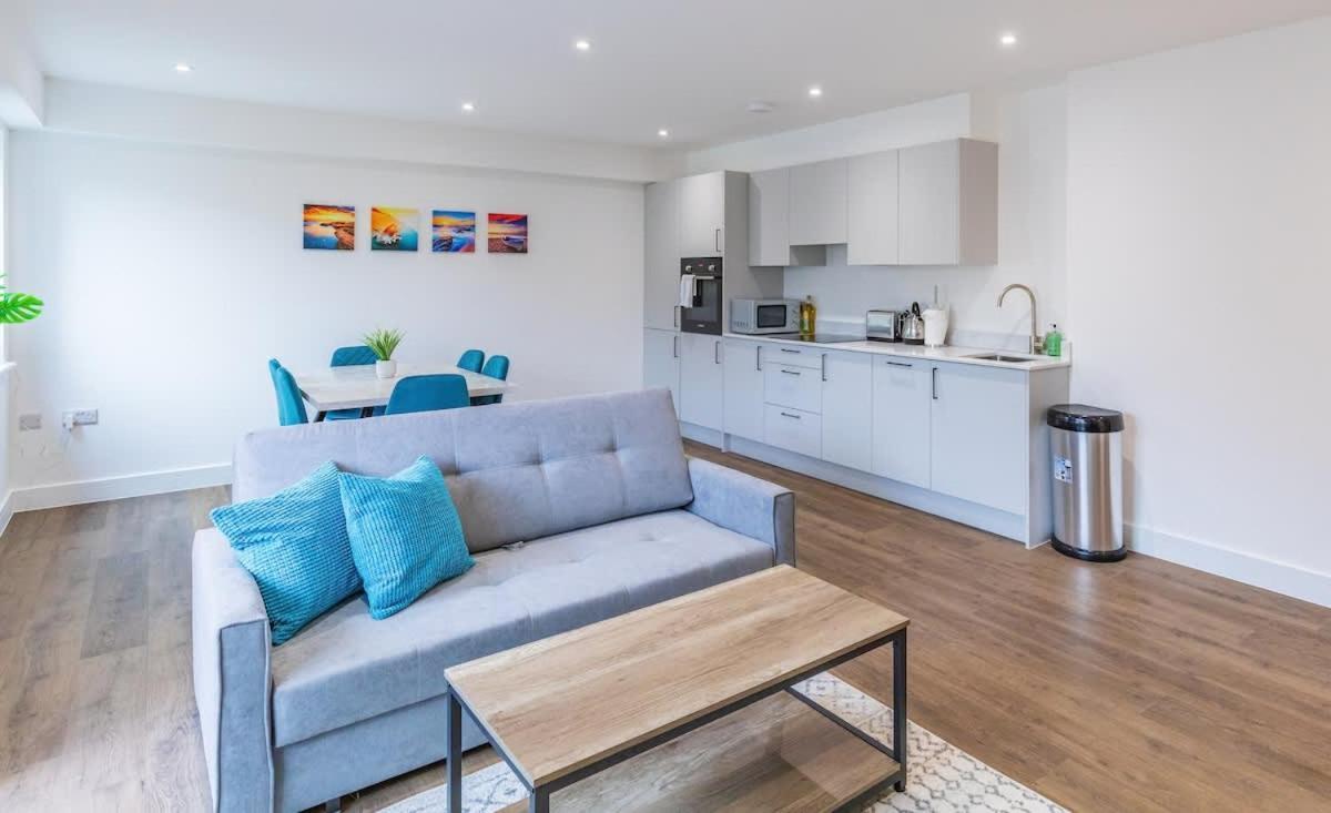 Appartamento 2 Bed 2 Bath Near College, Beach, Hospital - Long Offers